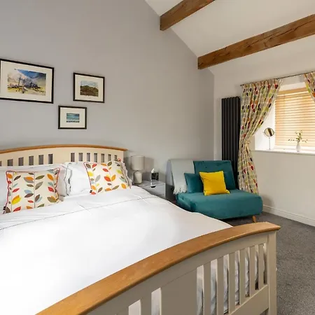 Oda ve Kahvaltı Old Hall Croft Barn 4*